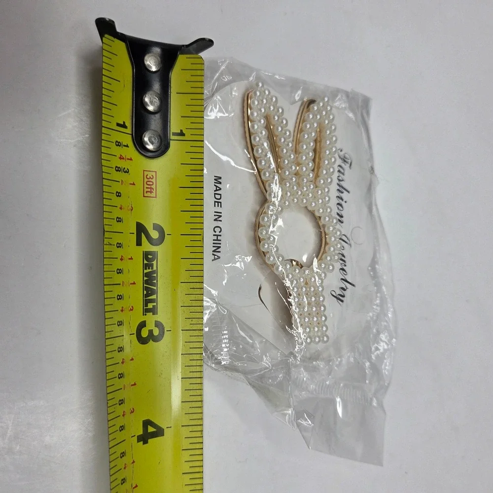 Fashion Jewelry Bunny Hair Clip Faux Pearl Rabbit Gold Tone Alligator Clip White